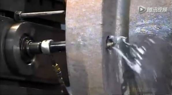 比人還大的大型閥門是怎么制造出來的？-